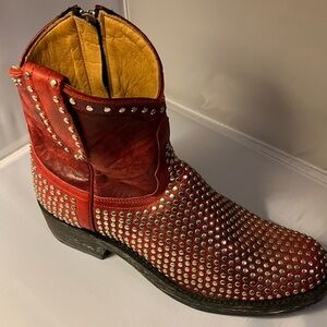 Studded Red Leather Ankle Boots Mexicans Old Gringo collection
